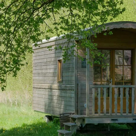Lodge Les Roulottes Du Chateau Ecuille